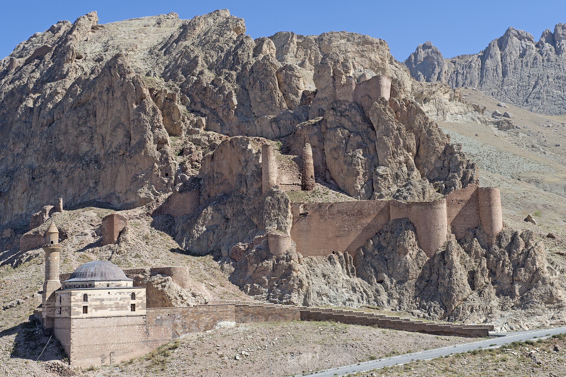 Eski Bayezid Kalesi ve camisi · 2012
