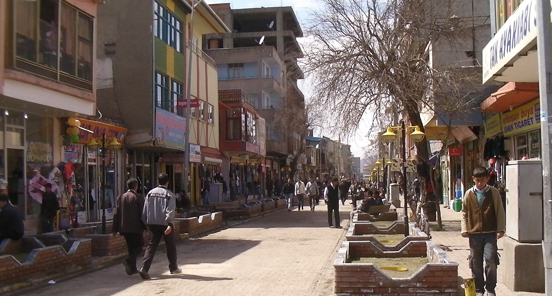 Doğubayazıt şehir merkezinden arşiv görünümü · 2010